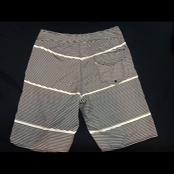 Volcom Striped Board Shorts 32 - Picture 4 of 4